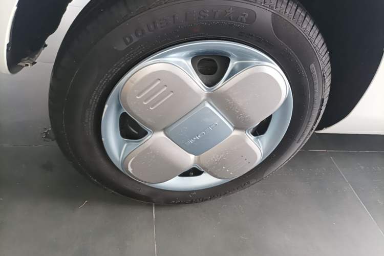 Used Geely Galaxy Panda 2023 Panda Mini 200km Endurance Bear Right Rear Wheel Hub