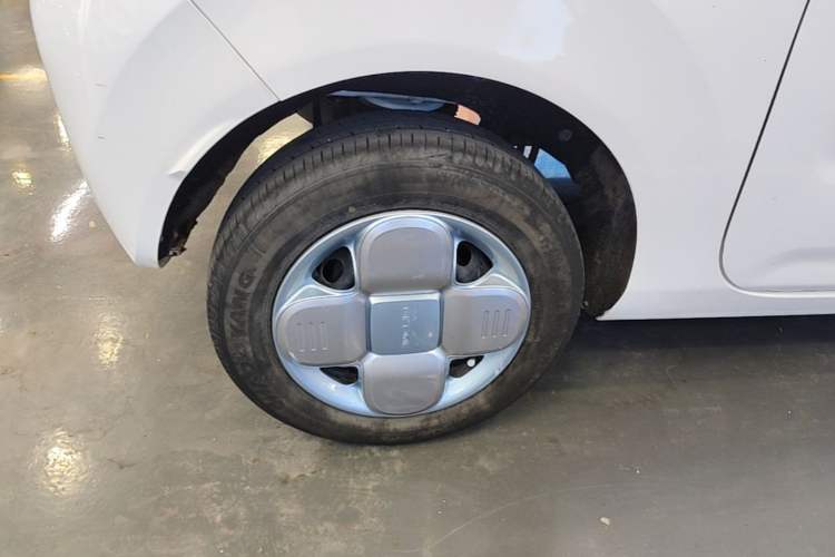 Used Geely Galaxy Panda 2023 Panda Mini 200km Endurance Bear Right Rear Wheel Hub