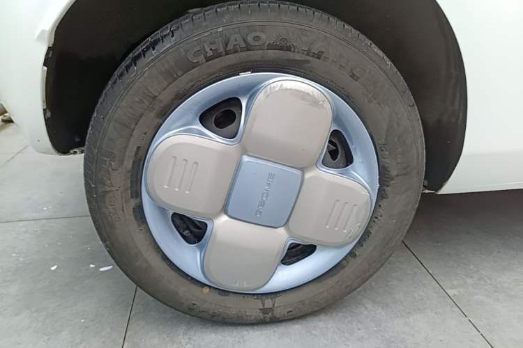 Used Geely Galaxy Panda 2023 Panda Mini 120km Super Cute Bear Right Rear Wheel Hub