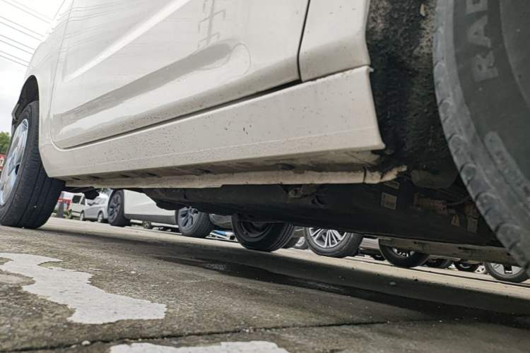 Used Geely Galaxy Panda 2023 Panda Mini 200km Endurance Bear Right Side Sill