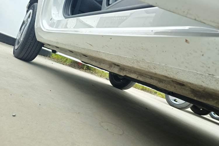Used Geely Galaxy Panda 2023 Panda Mini 200km Dynamic Bear Right Side Sill