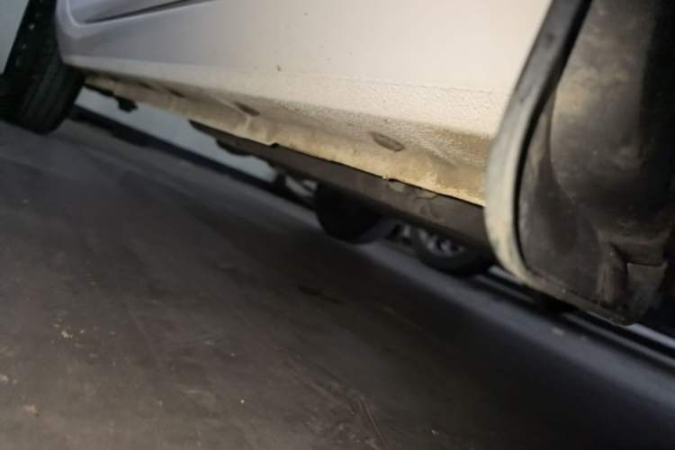 Used Geely Galaxy Panda 2023 Panda Mini 200km Endurance Bear Right Side Sill