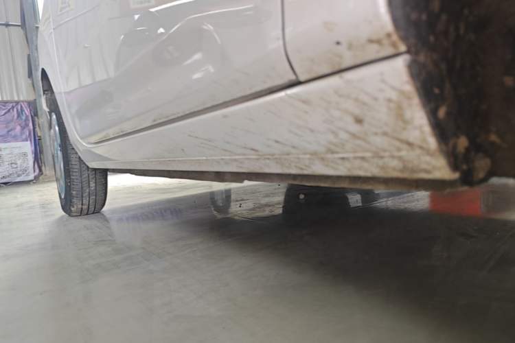 Used Geely Galaxy Panda 2023 Panda Mini 200km Endurance Bear Right Side Sill