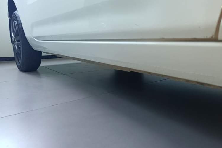 Used Geely Galaxy Panda 2023 Panda Mini 200km Endurance Bear Right Side Sill