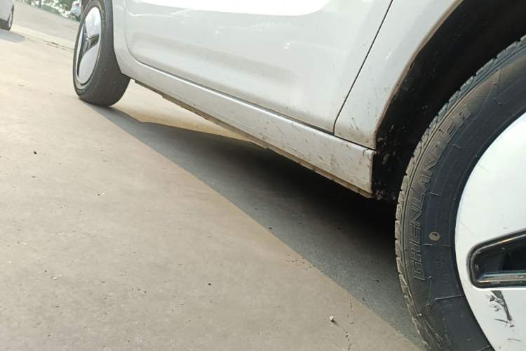 Used Geely Galaxy Panda 2023 Panda Mini 200km Endurance Bear Right Side Sill