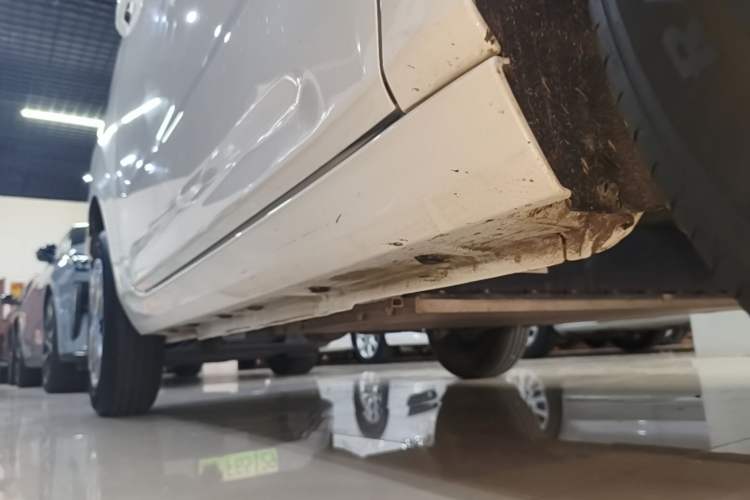 Used Geely Galaxy Panda 2023 Panda Mini 120km Cute Bear Right Side Sill
