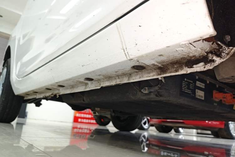 Used Geely Galaxy Panda 2023 Panda Mini 200km Endurance Bear Right Side Sill