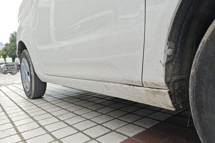 Used Geely Galaxy Panda 2023 Panda Mini 200km Endurance Bear Right Side Sill