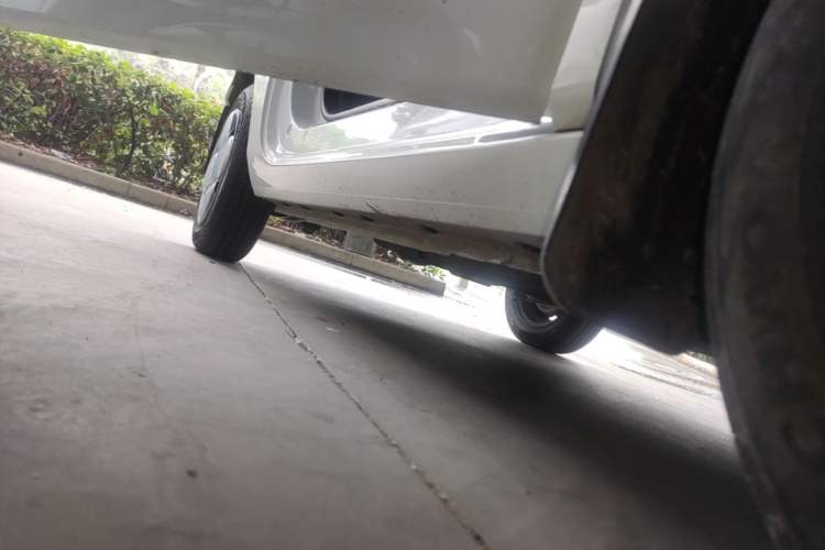 Used Geely Galaxy Panda 2023 Panda Mini 200km Endurance Bear Right Side Sill
