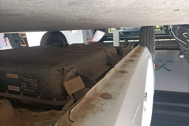 Used Geely Galaxy Panda 2023 Panda Mini 200km Endurance Bear Right Side Sill