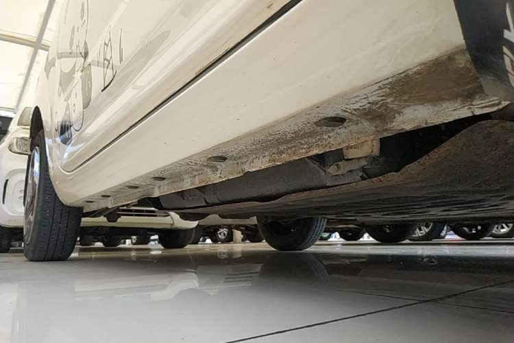 Used Geely Galaxy Panda 2023 Panda Mini 200km Dynamic Bear Right Side Sill