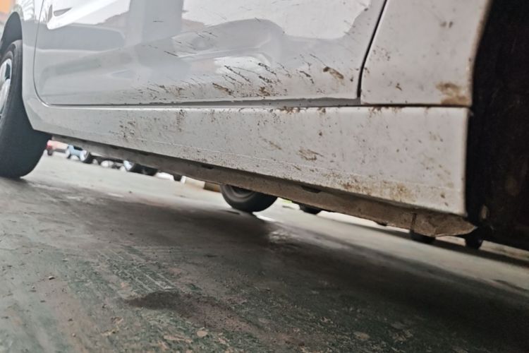 Used Geely Galaxy Panda 2023 Panda Mini 200km Endurance Bear Right Side Sill