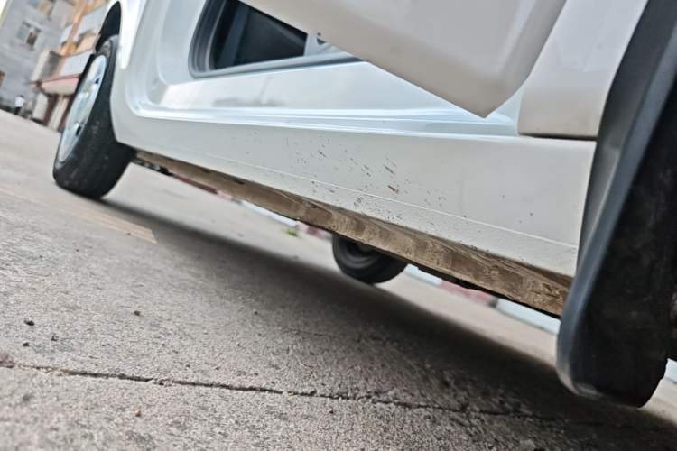 Used Geely Galaxy Panda 2023 Panda Mini 200km Endurance Bear Right Side Sill