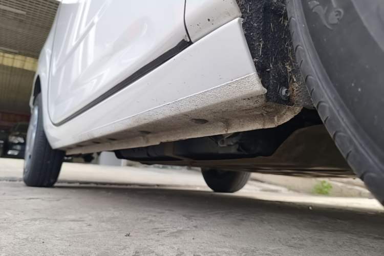 Used Geely Galaxy Panda 2023 Panda Mini 200km Endurance Bear Right Side Sill