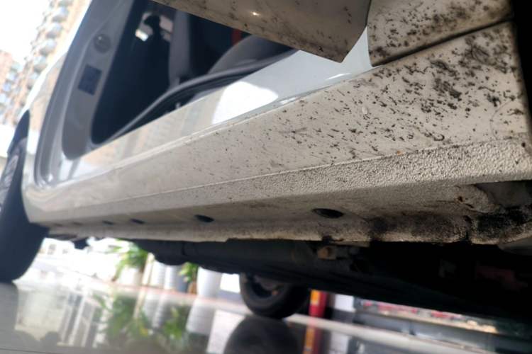Used Geely Galaxy Panda 2023 Panda Mini 200km Endurance Bear Right Side Sill