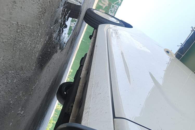 Used Geely Galaxy Panda 2023 Panda Mini 200km Endurance Bear Right Side Sill