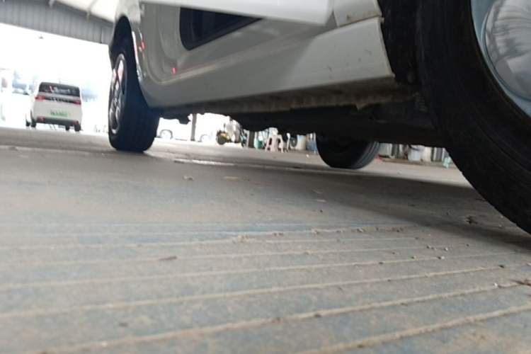 Used Geely Galaxy Panda 2023 Panda Mini 200km Endurance Bear Right Side Sill