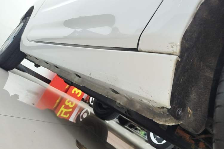Used Geely Galaxy Panda 2023 Panda Mini 200km Endurance Bear Right Side Sill