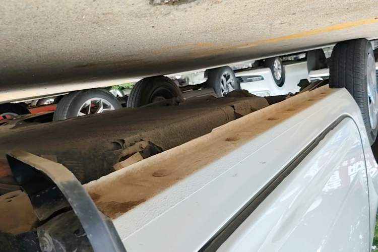 Used Geely Galaxy Panda 2023 Panda Mini 200km Endurance Bear Right Side Sill