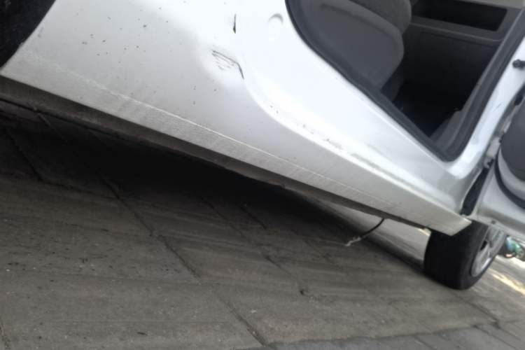 Used Geely Galaxy Panda 2023 Panda Mini 120km Asian Games Edition Right Side Sill