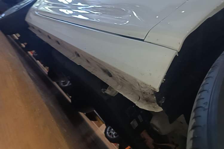 Used Geely Galaxy Panda 2023 Panda Mini 200km Endurance Bear Right Side Sill