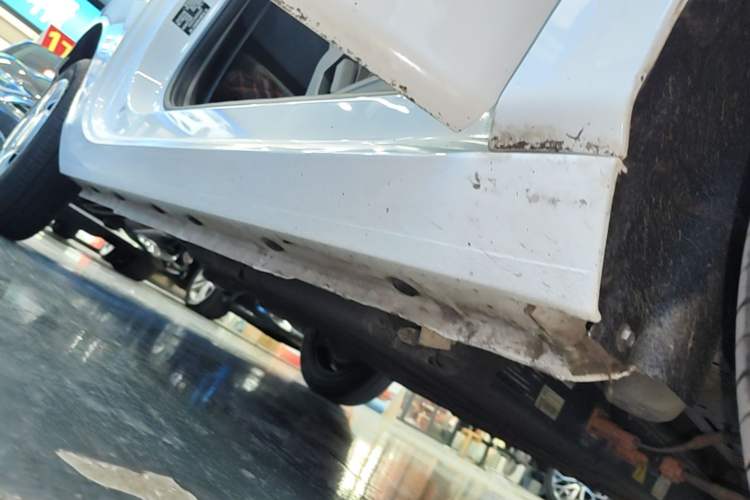 Used Geely Galaxy Panda 2023 Panda Mini 200km Endurance Bear Right Side Sill