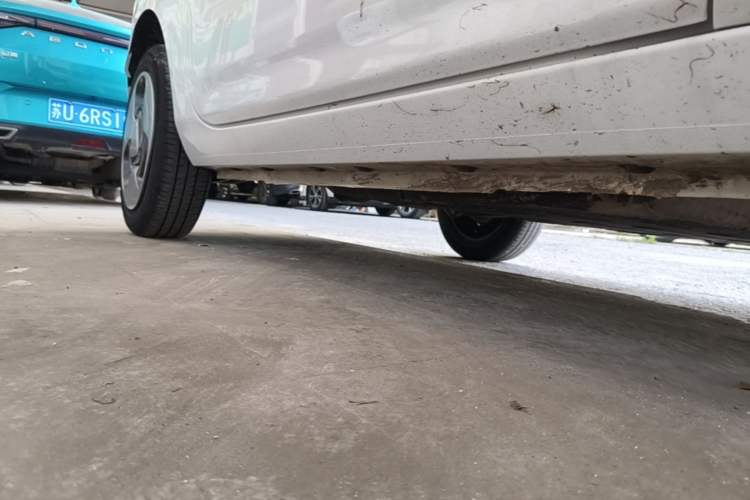 Used Geely Galaxy Panda 2023 Panda Mini 200km Dynamic Bear Right Side Sill