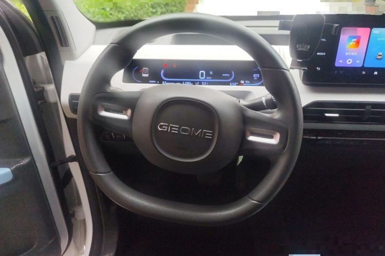 Used Geely Galaxy Panda 2023 Panda Mini 200km Endurance Bear Steering Wheel