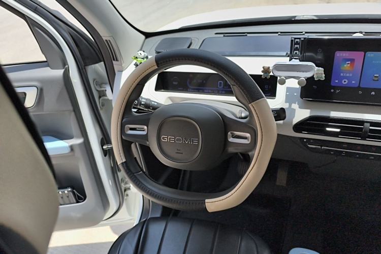 Used Geely Galaxy Panda 2023 Panda Mini 200km Endurance Bear Steering Wheel