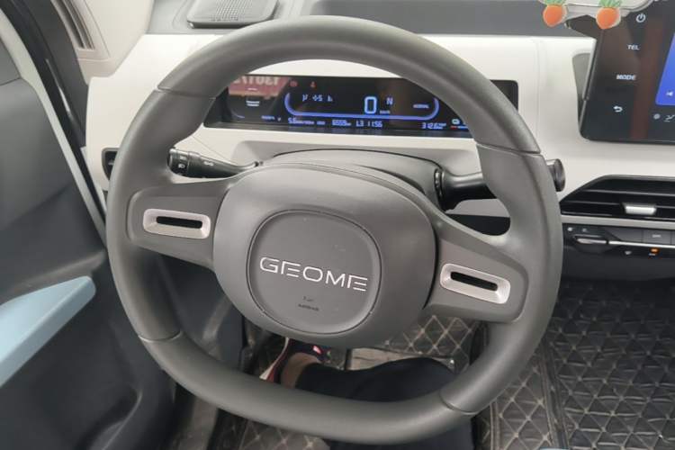 Used Geely Galaxy Panda 2023 Panda Mini 200km Endurance Bear Steering Wheel