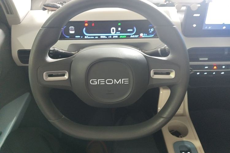 Used Geely Galaxy Panda 2023 Panda Mini 200km Endurance Bear Steering Wheel