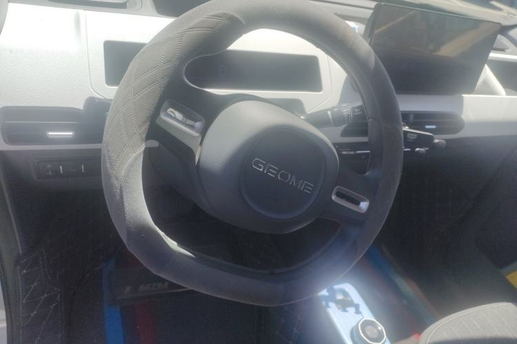 Used Geely Galaxy Panda 2023 Panda Mini 200km Endurance Bear Steering Wheel