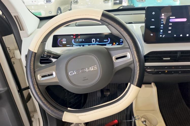 Used Geely Galaxy Panda 2023 Panda Mini 200km Endurance Bear Steering Wheel
