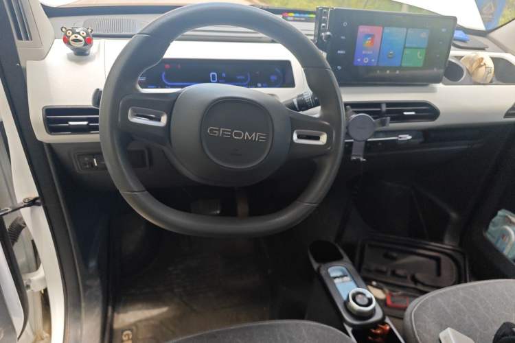 Used Geely Galaxy Panda 2023 Panda Mini 200km Endurance Bear Steering Wheel