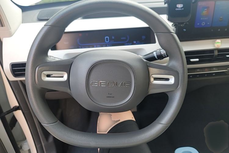 Used Geely Galaxy Panda 2023 Panda Mini 200km Endurance Bear Steering Wheel