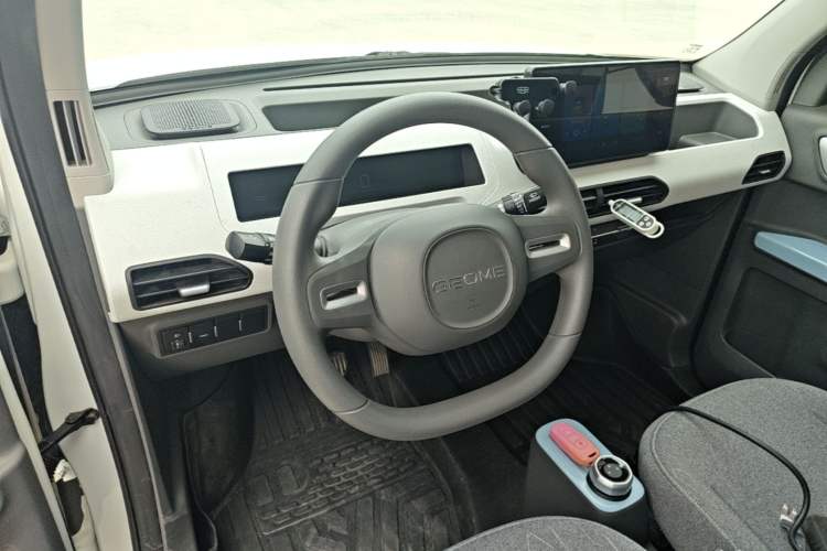 Used Geely Galaxy Panda 2023 Panda Mini 200km Dynamic Bear Steering Wheel