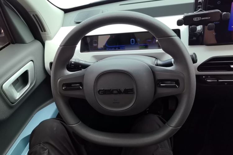 Used Geely Galaxy Panda 2023 Panda Mini 200km Dynamic Bear Steering Wheel