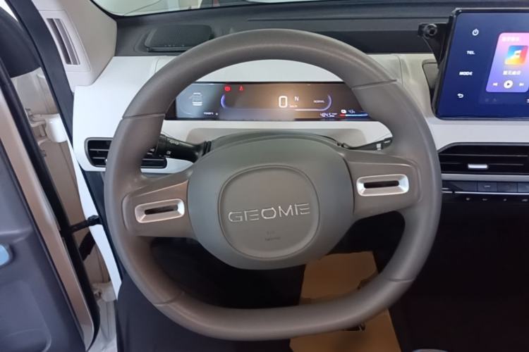 Used Geely Galaxy Panda 2023 Panda Mini 200km Endurance Bear Steering Wheel