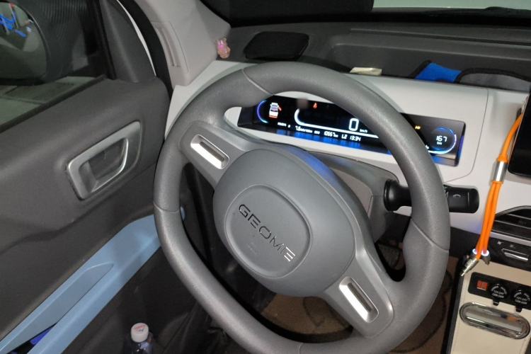 Used Geely Galaxy Panda 2023 Panda Mini 200km Endurance Bear Steering Wheel
