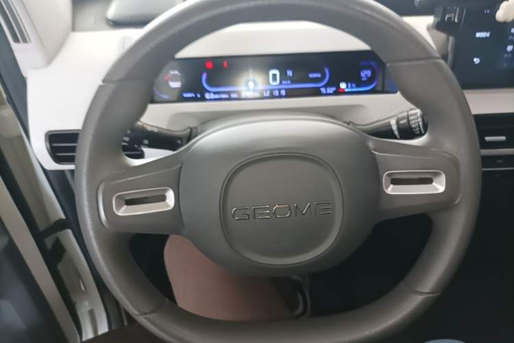 Used Geely Galaxy Panda 2023 Panda Mini 200km Endurance Bear Steering Wheel
