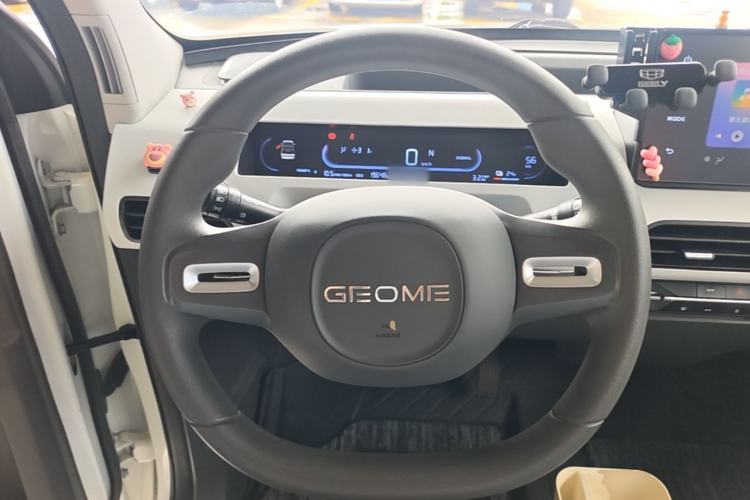Used Geely Galaxy Panda 2023 Panda Mini 200km Endurance Bear Steering Wheel