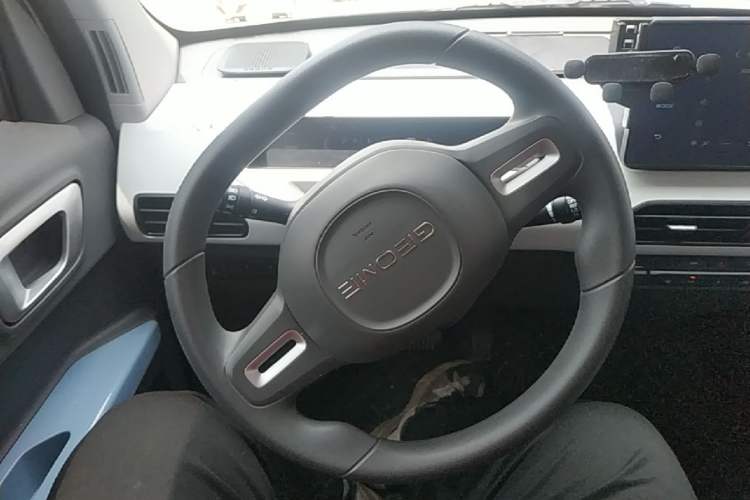 Used Geely Galaxy Panda 2023 Panda Mini 200km Endurance Bear Steering Wheel