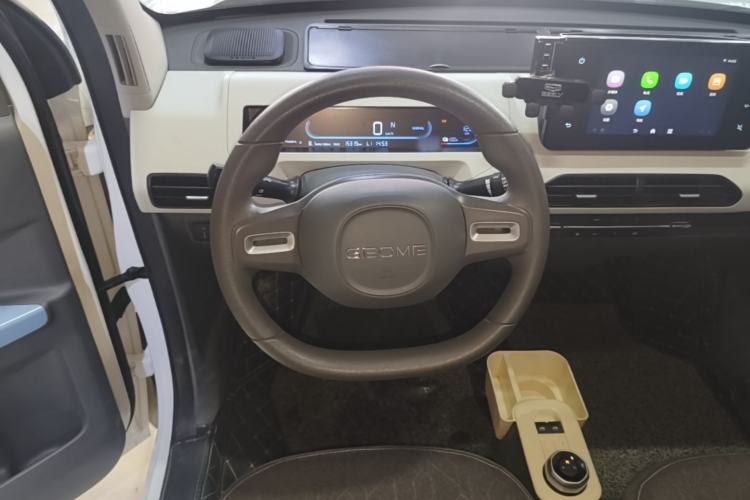 Used Geely Galaxy Panda 2023 Panda Mini 120km Cute Bear Steering Wheel
