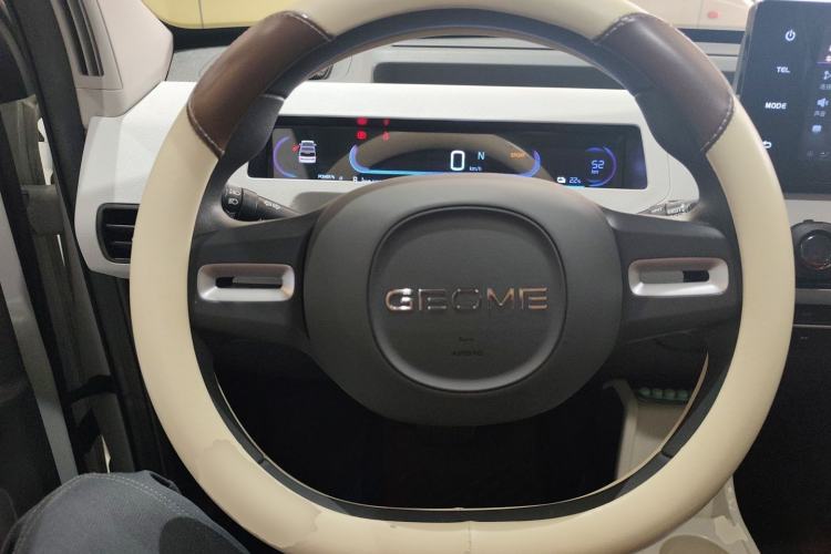 Used Geely Galaxy Panda 2023 Panda Mini 200km Endurance Bear Steering Wheel