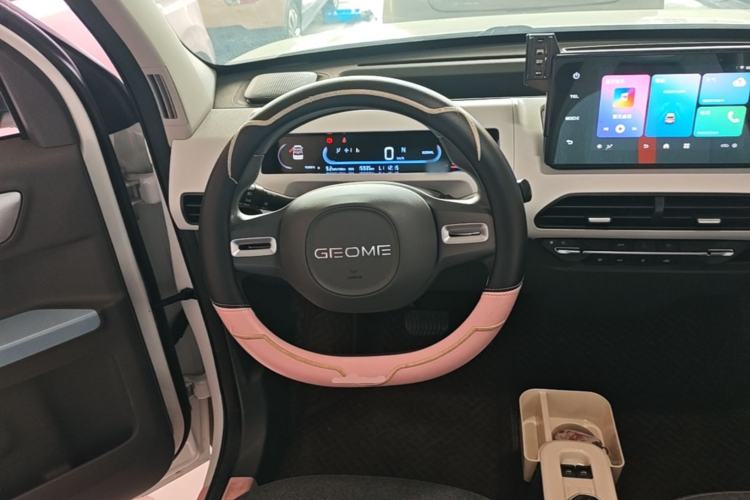 Used Geely Galaxy Panda 2023 Panda Mini 200km Endurance Bear Steering Wheel