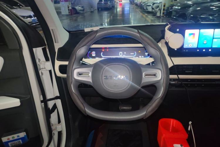 Used Geely Galaxy Panda 2023 Panda Mini 200km Dynamic Bear Steering Wheel
