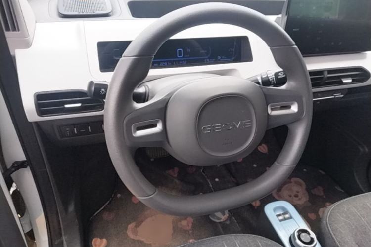 Used Geely Galaxy Panda 2023 Panda Mini 200km Endurance Bear Steering Wheel