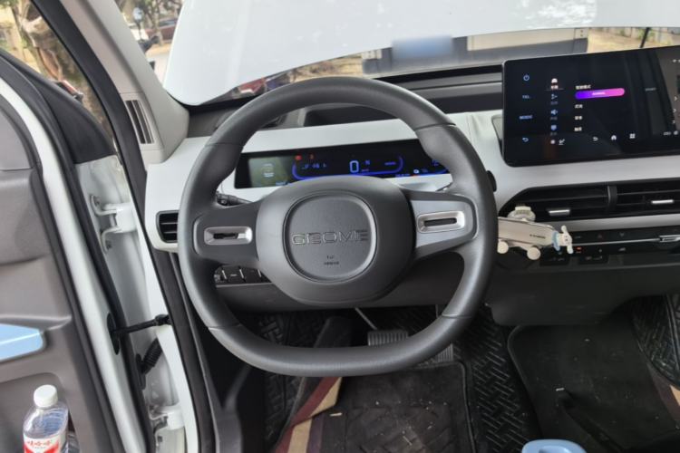 Used Geely Galaxy Panda 2023 Panda Mini 200km Endurance Bear Steering Wheel