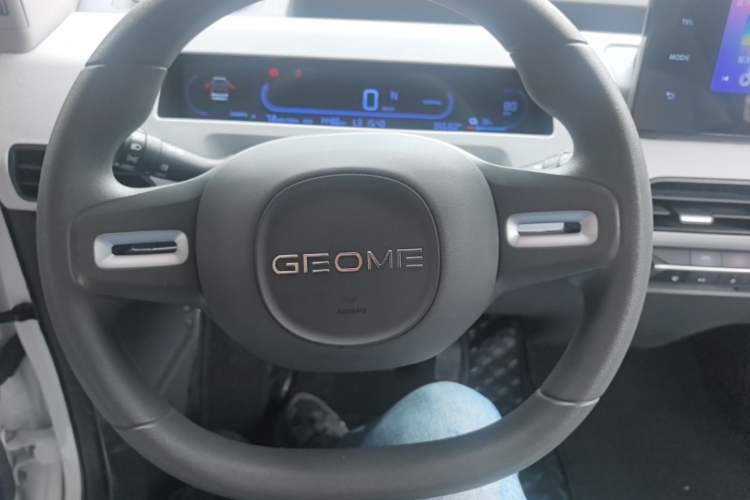 Used Geely Galaxy Panda 2023 Panda Mini 200km Endurance Bear Steering Wheel