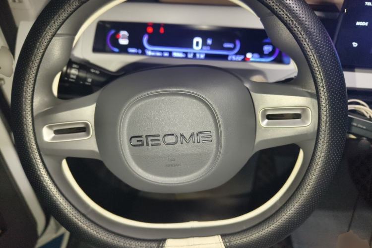 Used Geely Galaxy Panda 2023 Panda Mini 200km Endurance Bear Steering Wheel
